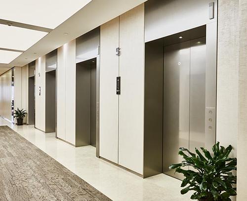 安顺电梯公司讲解电梯防护门的安全措施